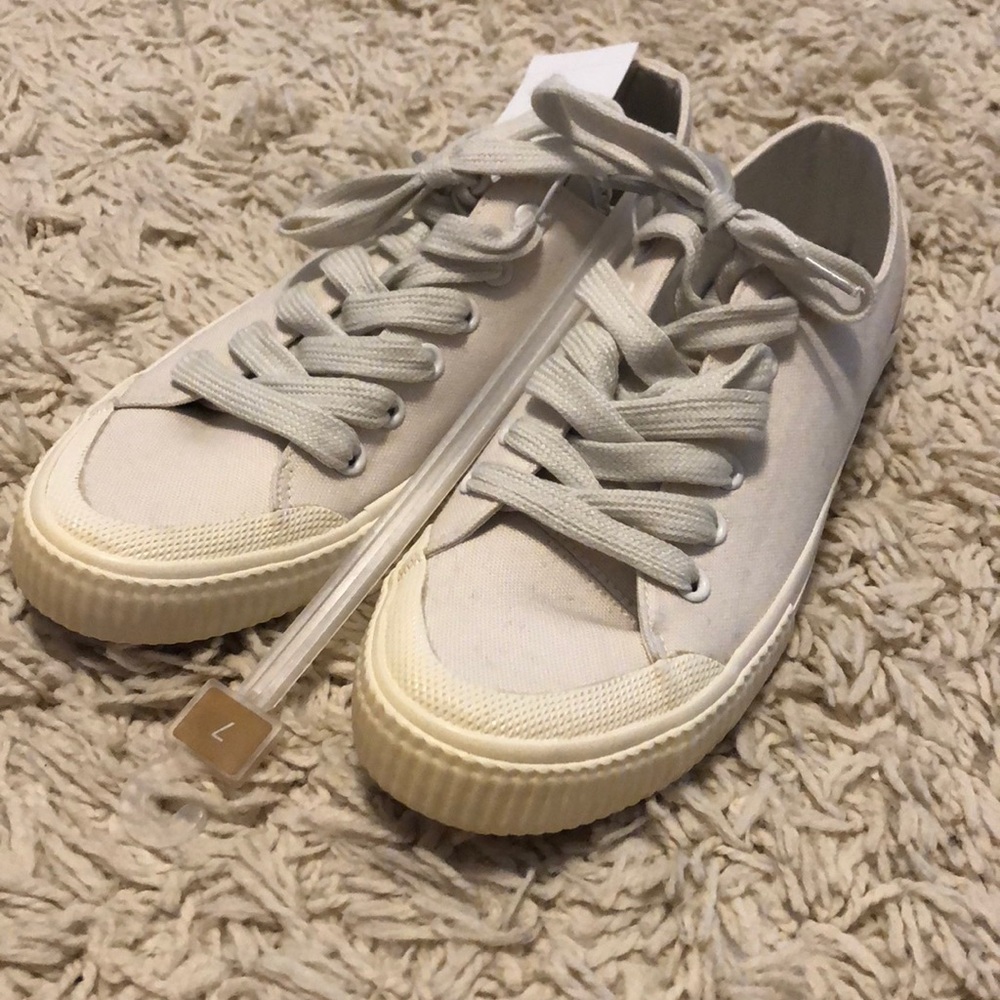 NWT Mossimo Sneakers